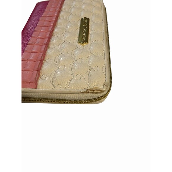 Betsey Johnson Oh Frills Wristlet Wallet Travel Pink White Leather Quilted - Picture 5 of 10
